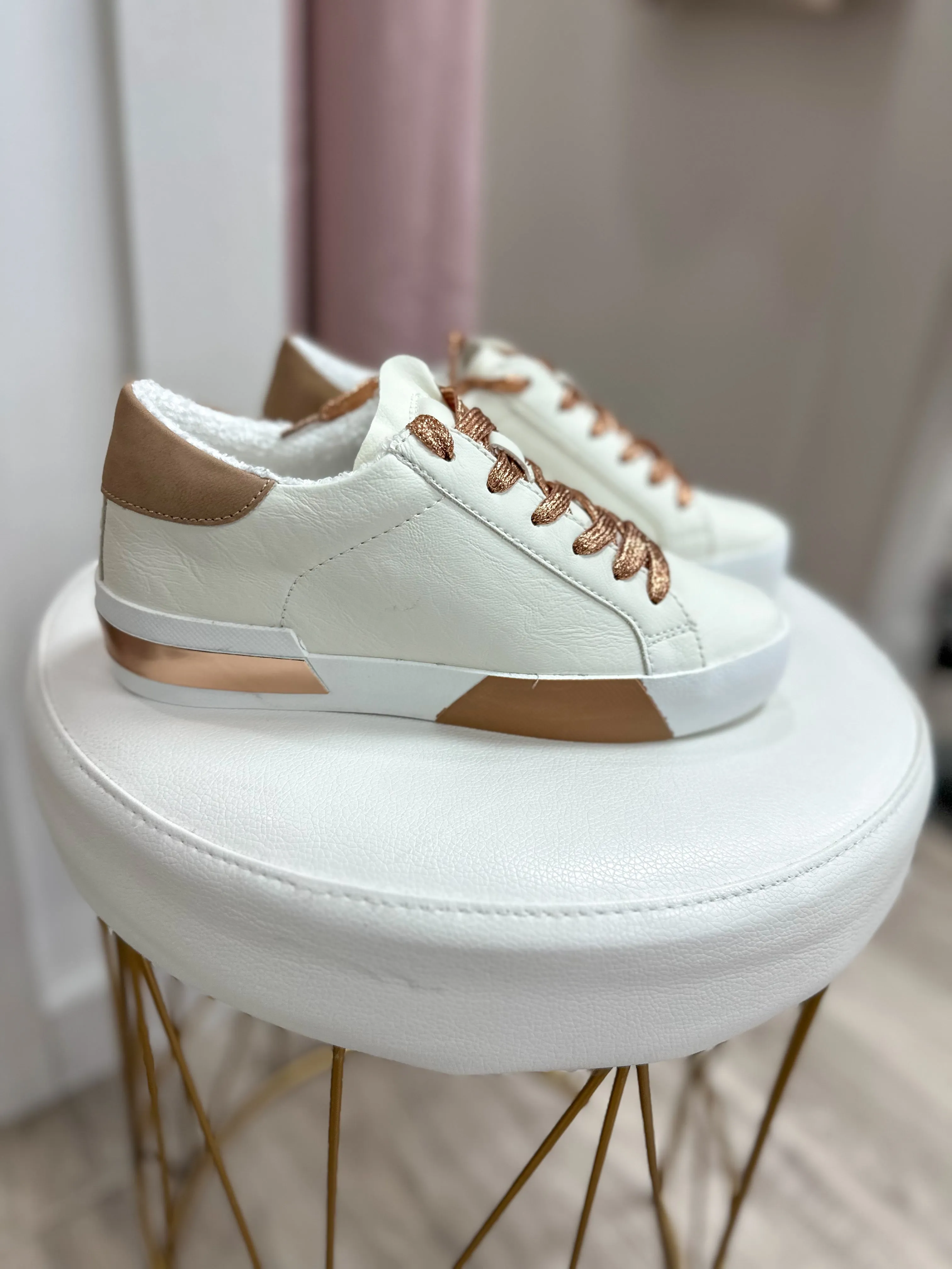 Mya Sneakers