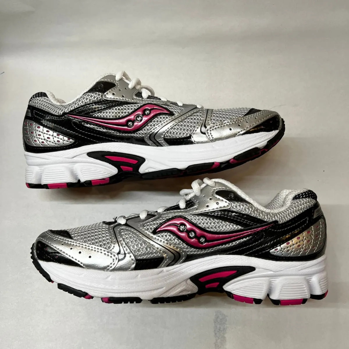 Saucony •Cohesion 5• Running Shoe • Silver/Black/Pink • 7.5 Wide - Preowned