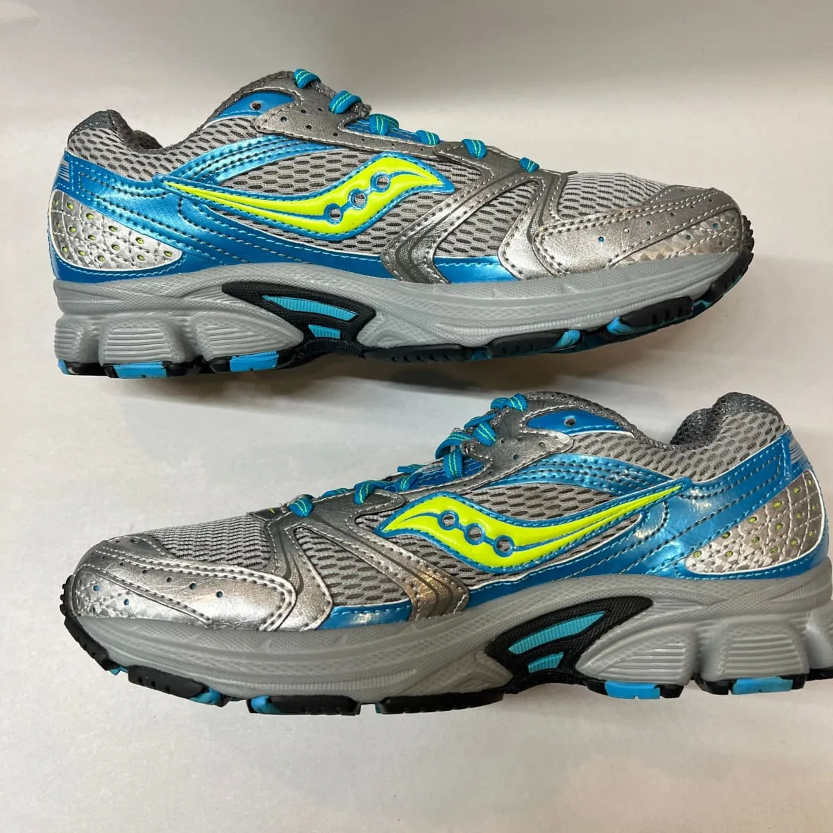 Women's Saucony •Cohesion 5• Running Shoe • Blue/Gray/Green Size 7.5 Wide - Preowned