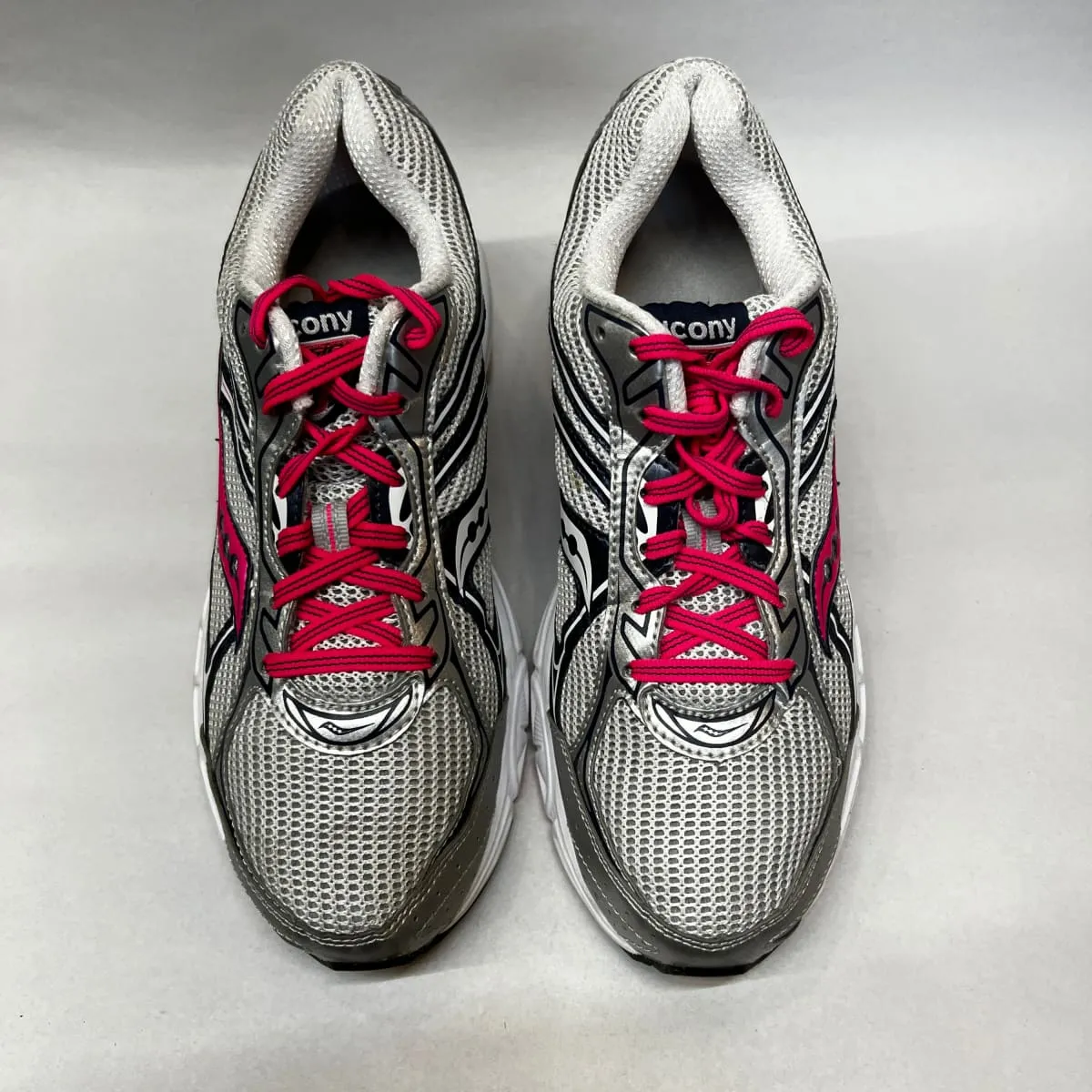 Women's Saucony •Cohesion 7• Running Shoe Silver/Pink 9.5 Wide - Preowned